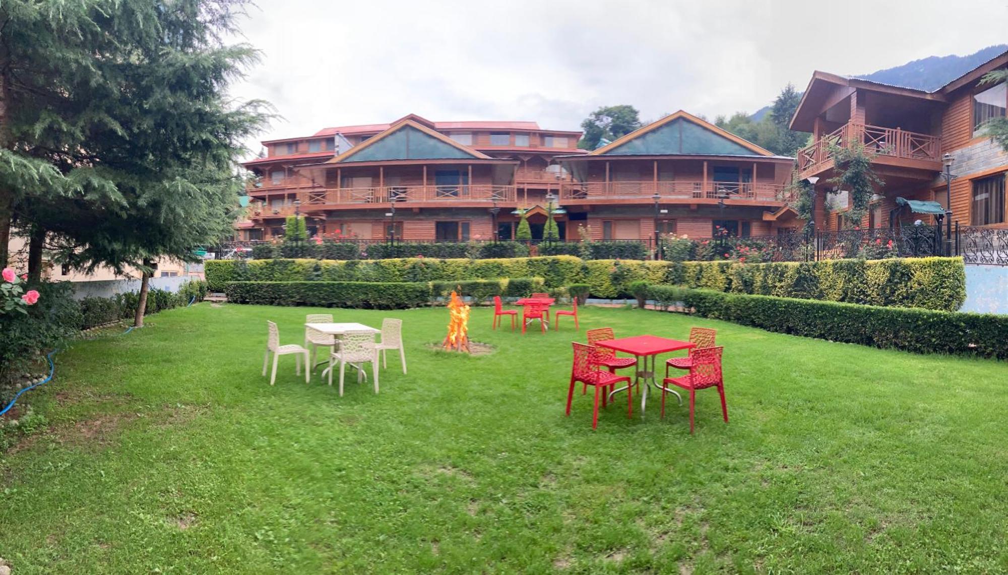 Hotel The North Wind In City Center, Manali エクステリア 写真