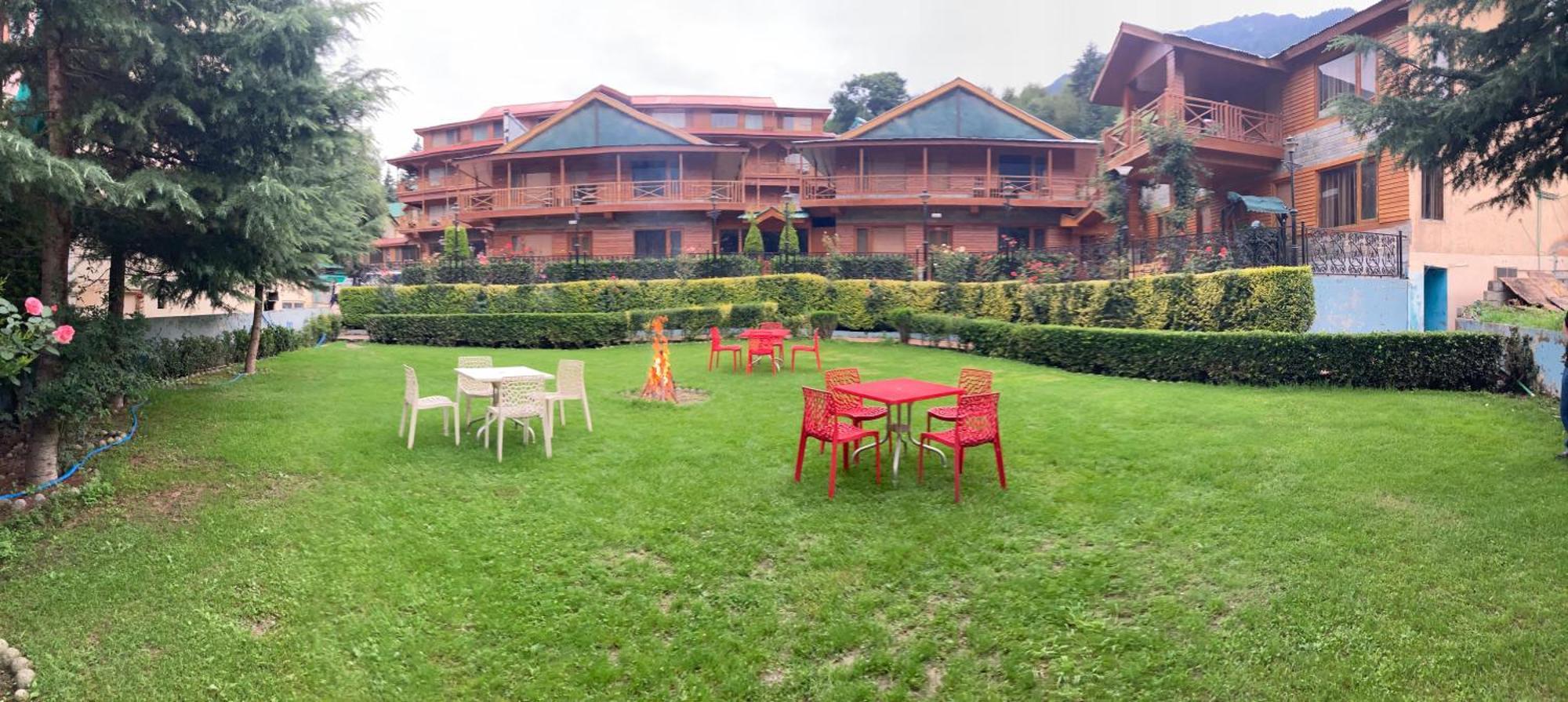 Hotel The North Wind In City Center, Manali エクステリア 写真