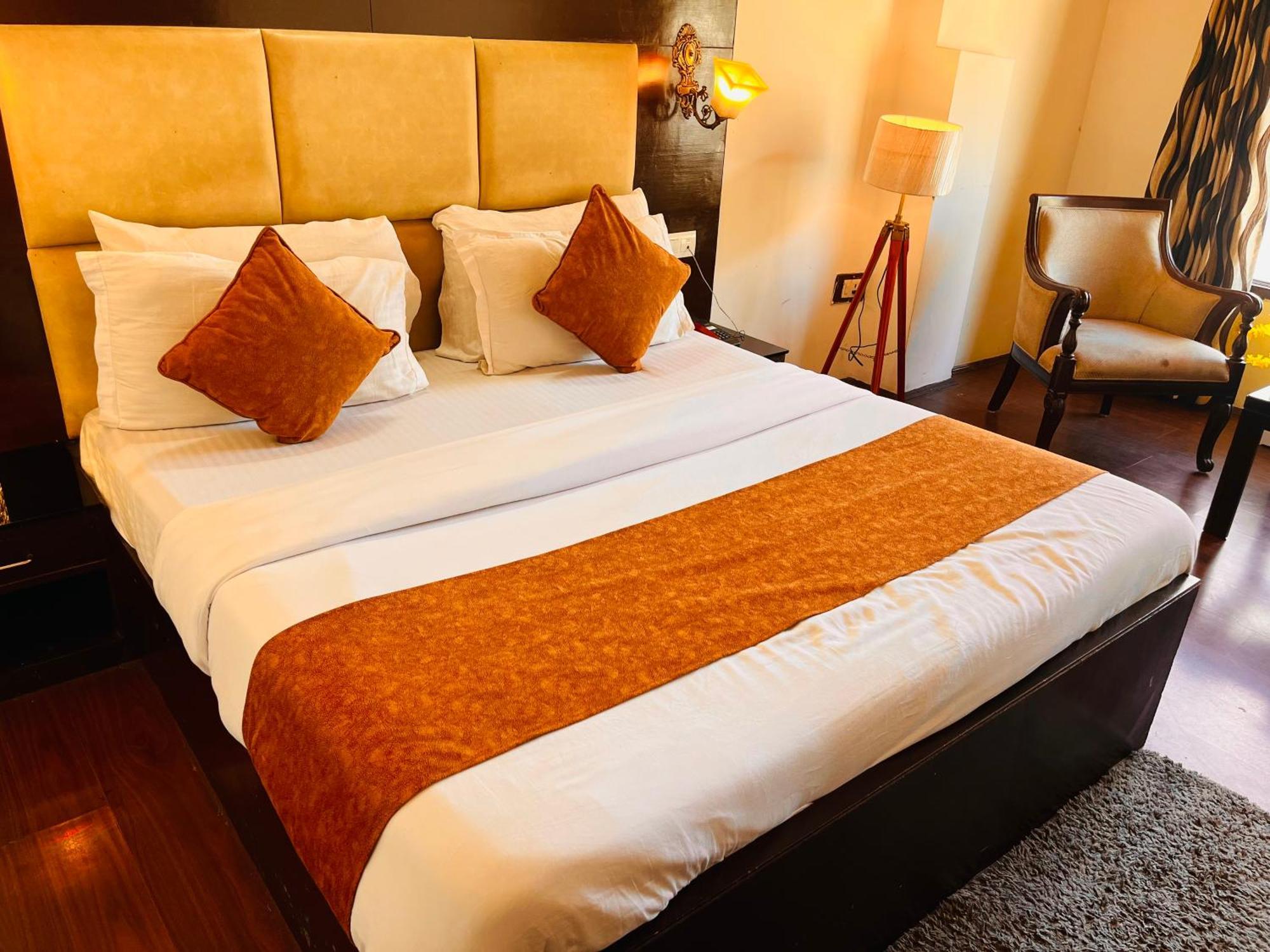 Hotel The North Wind In City Center, Manali エクステリア 写真