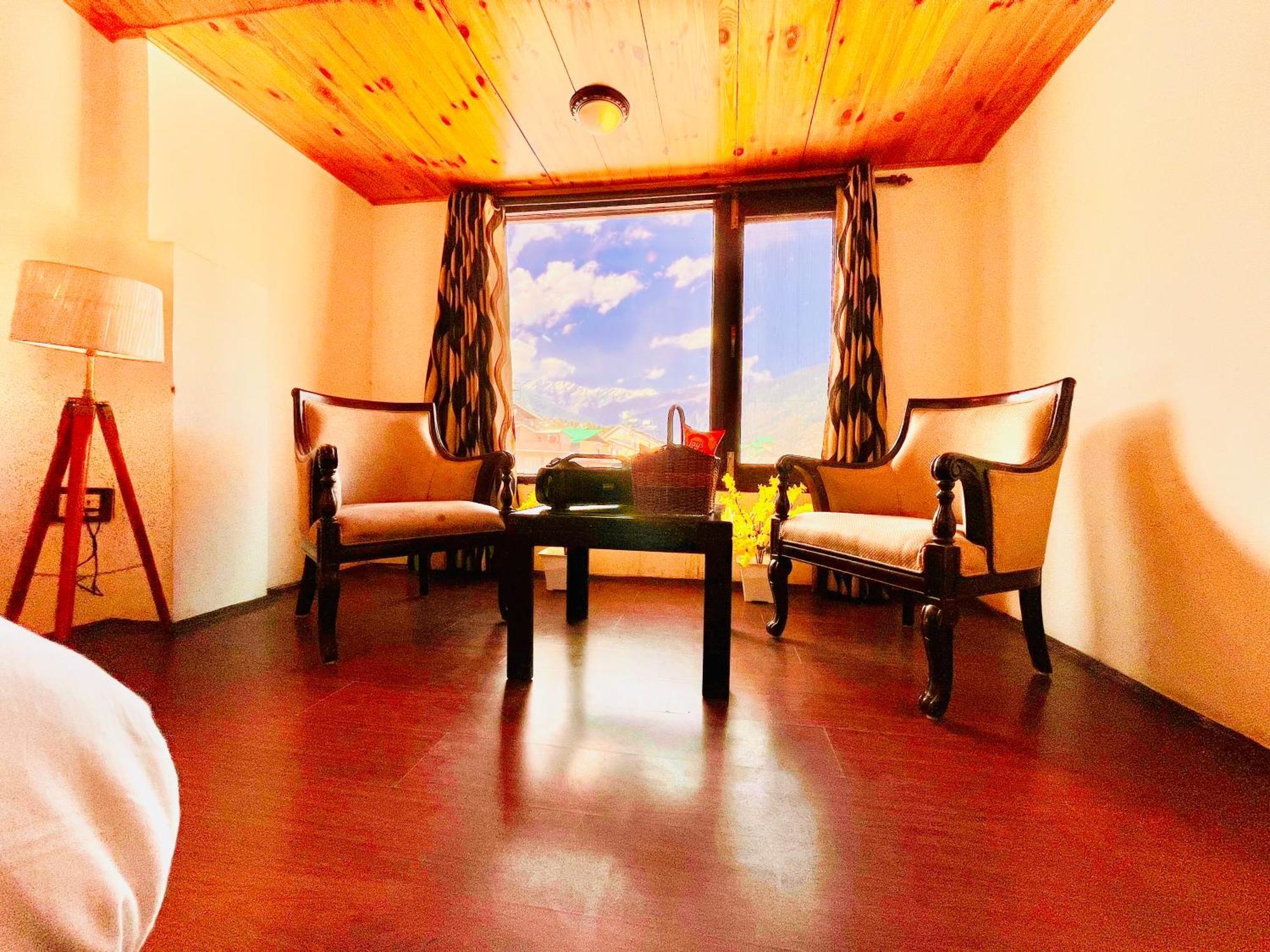 Hotel The North Wind In City Center, Manali エクステリア 写真