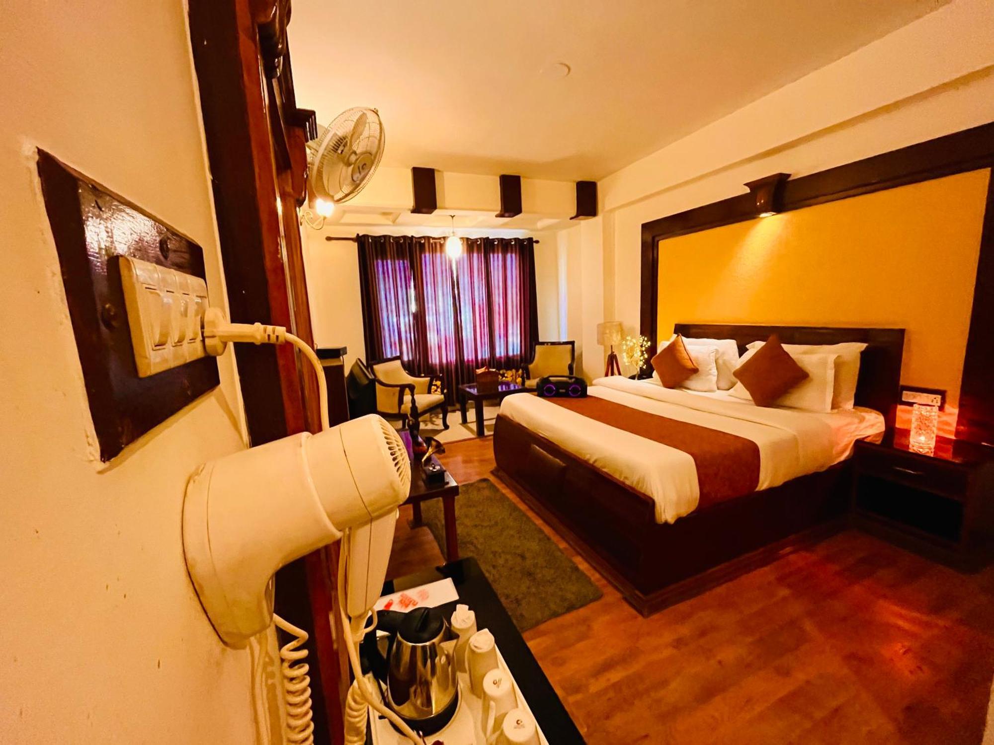 Hotel The North Wind In City Center, Manali エクステリア 写真