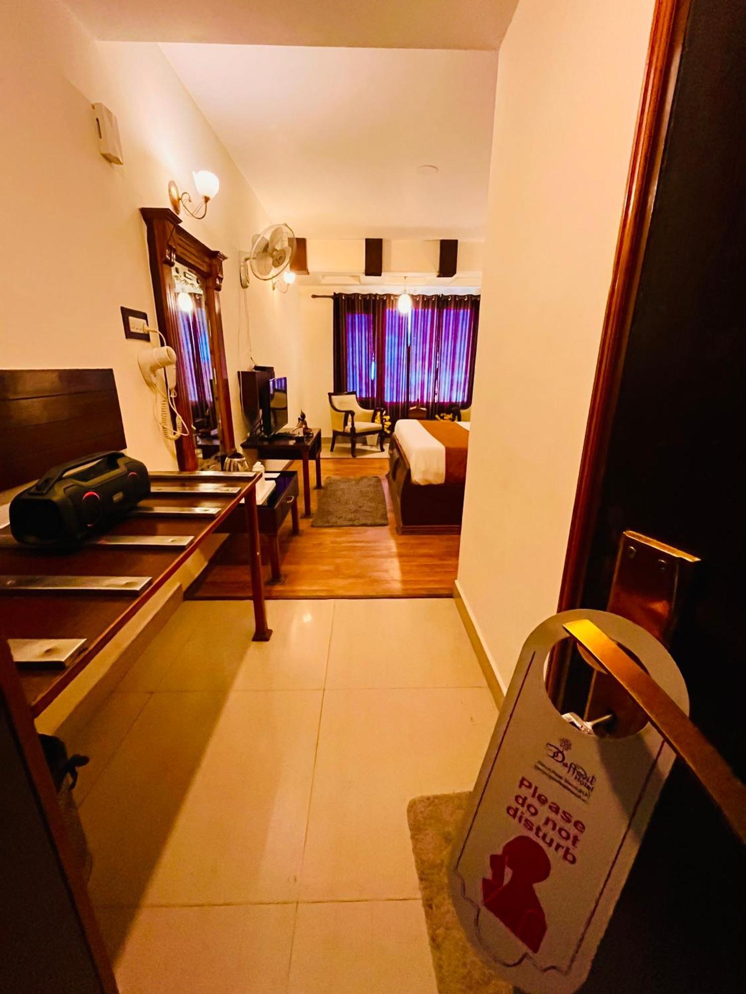 Hotel The North Wind In City Center, Manali エクステリア 写真