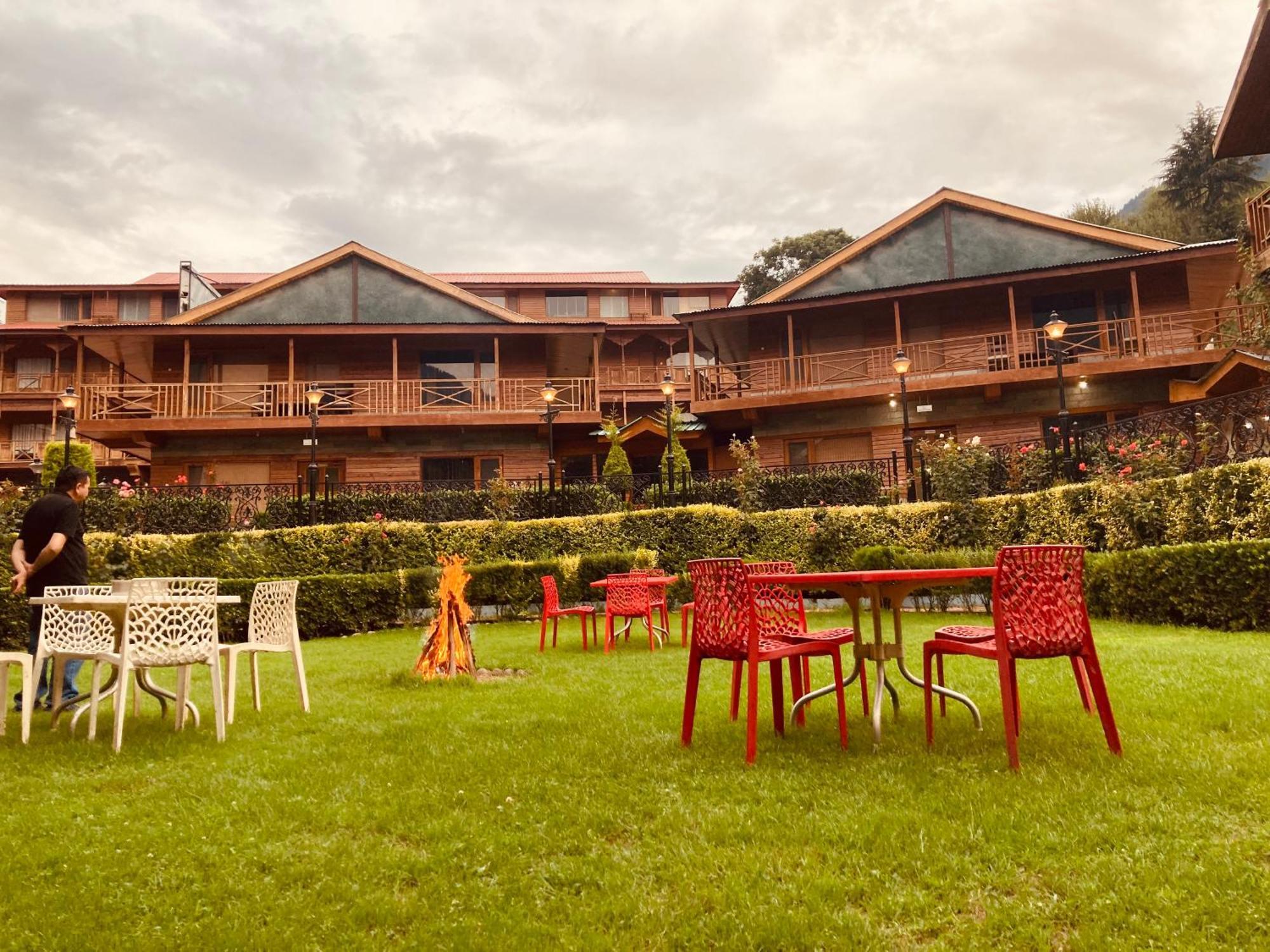 Hotel The North Wind In City Center, Manali エクステリア 写真